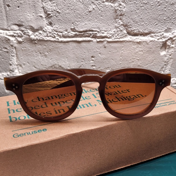 GENUSEE Sunglasses - Amber | Garmentory display picture 2