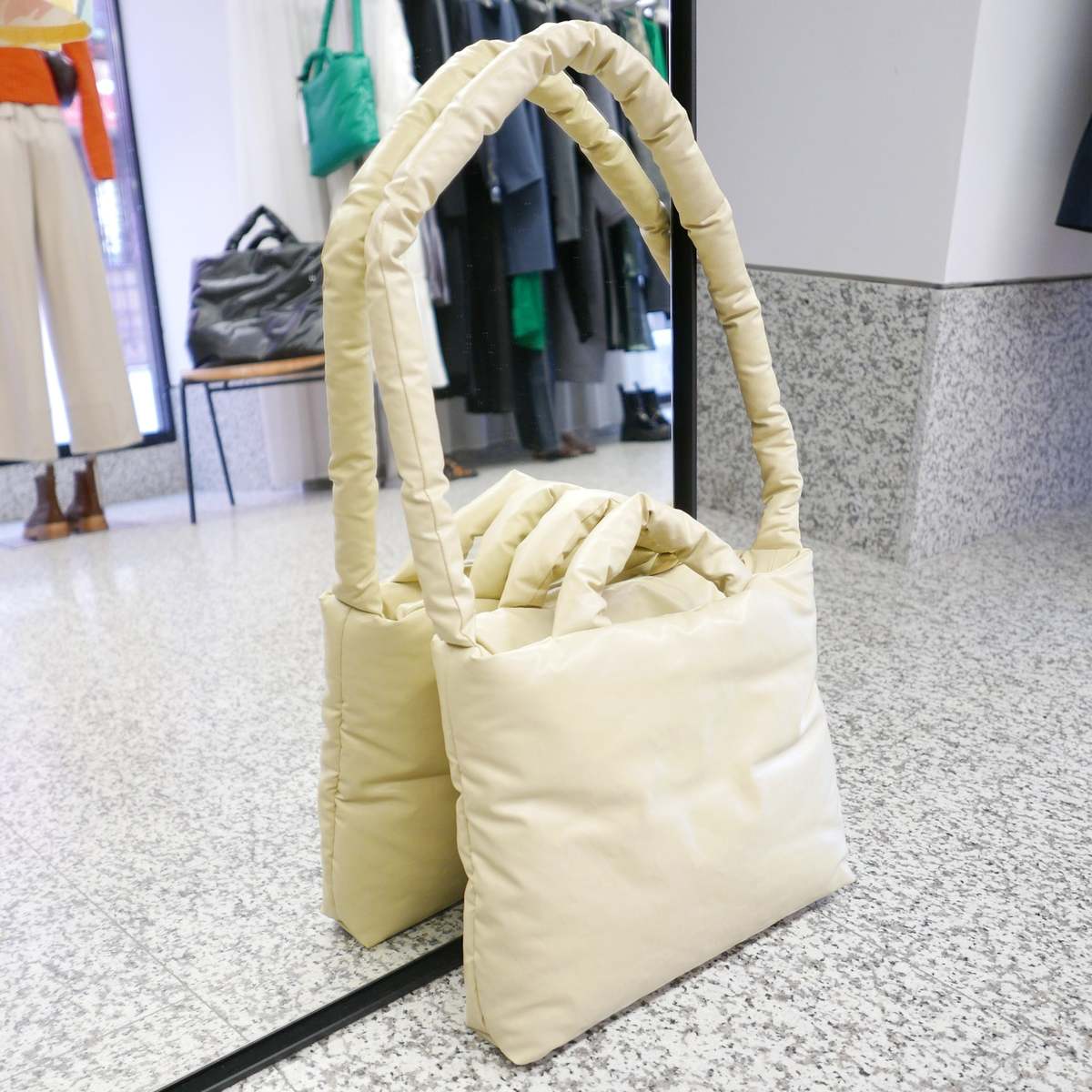 美品 KASSL EDITIONS Pillow small ショルダーバッグ KASSL EDITIONS/BAG PILLOW MEDIUM/ショルダーバッグ/PVC/YLW/2way