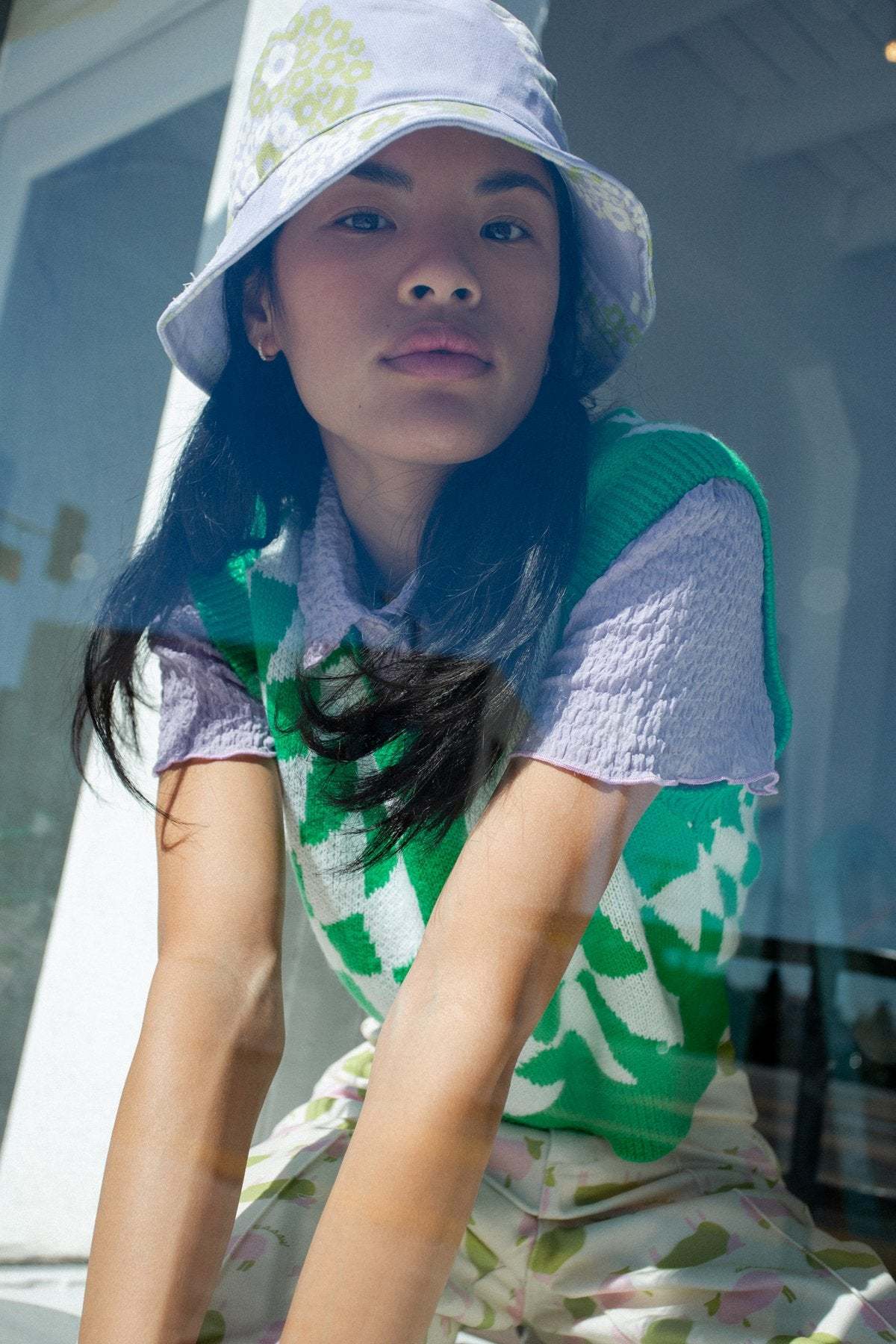 LISA SAYS GAH Britt Bucket Hat in Yin Yang Thistle Print  display picture 3