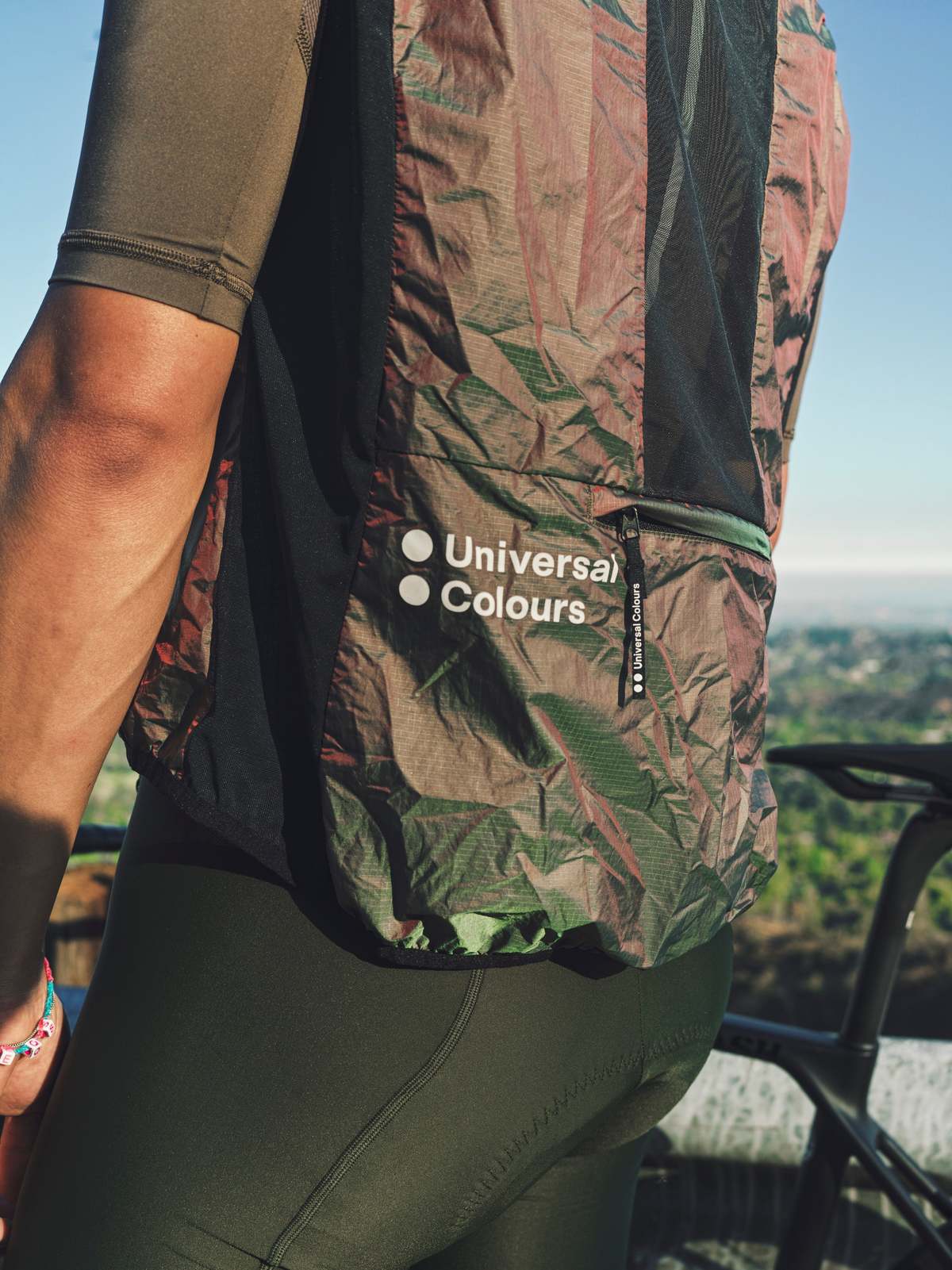 Universal Colours Iridescent Spectrum Lightweight Gilet