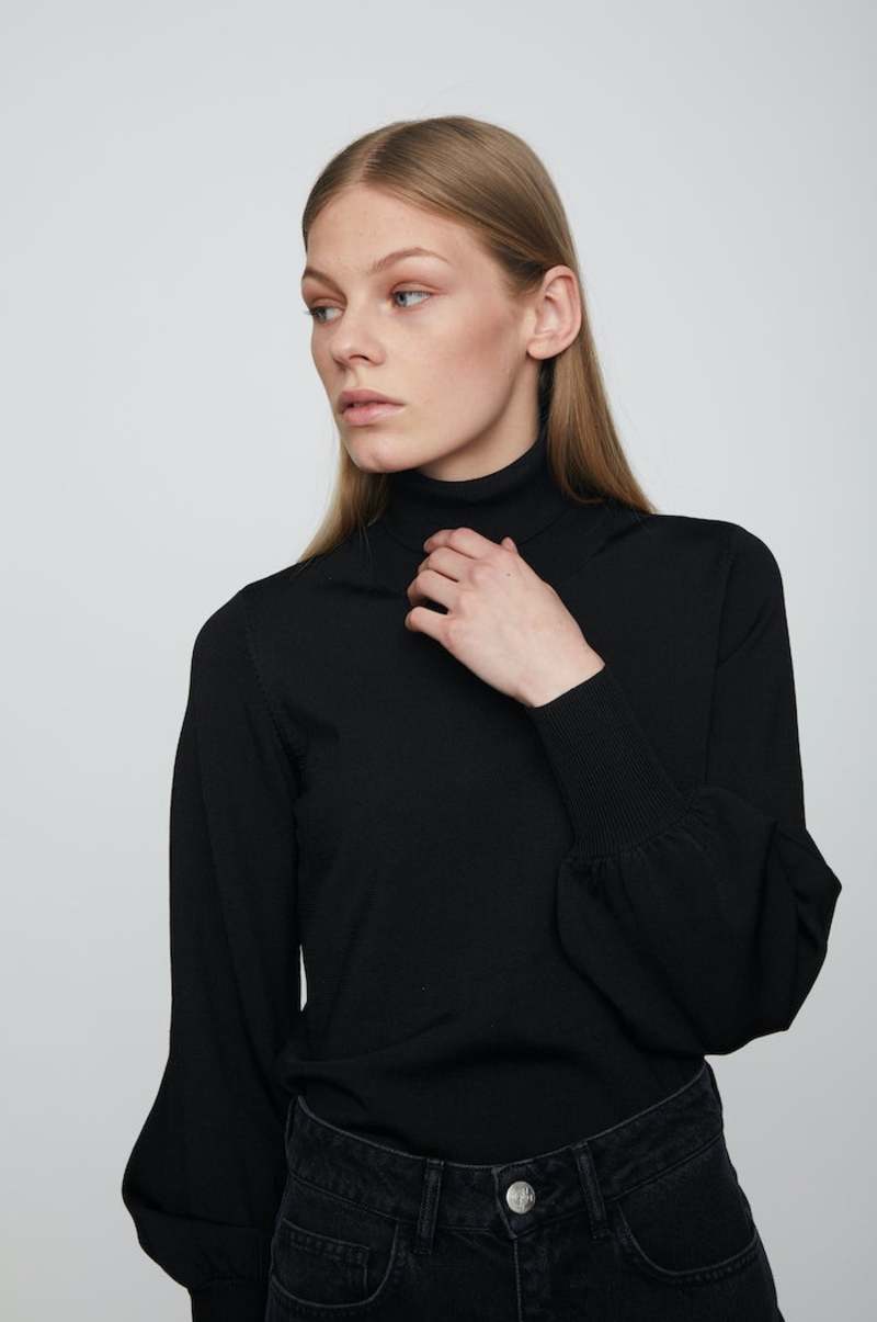 Just Female ADAPT KNIT BLOUSE