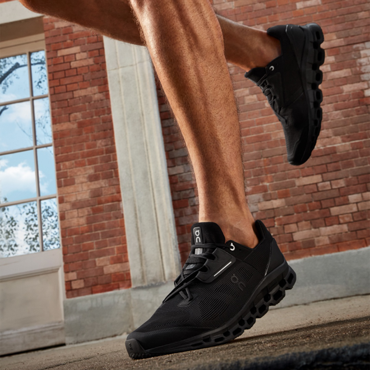 On Shoes Cloudstratus Men 39.99214 sneakers - Black | Garmentory display picture 2