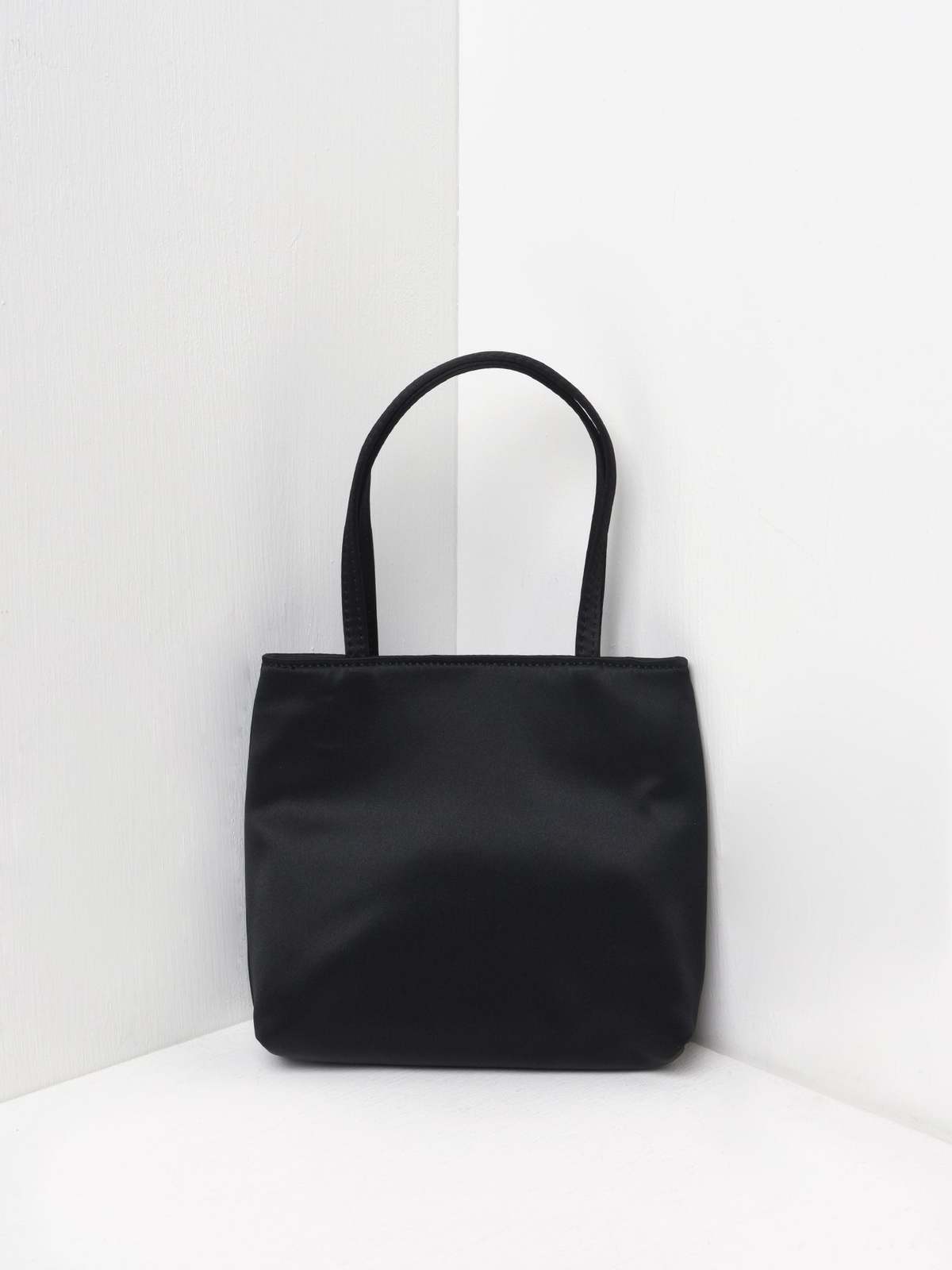 Home Of Hai Little Silk Bag - Black Hai Little Silk Bag ミニバッグ 