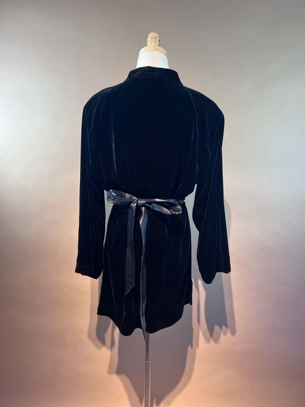 alexa chung black velvet dress An Ode To Alexa Chung's Shift Dresses