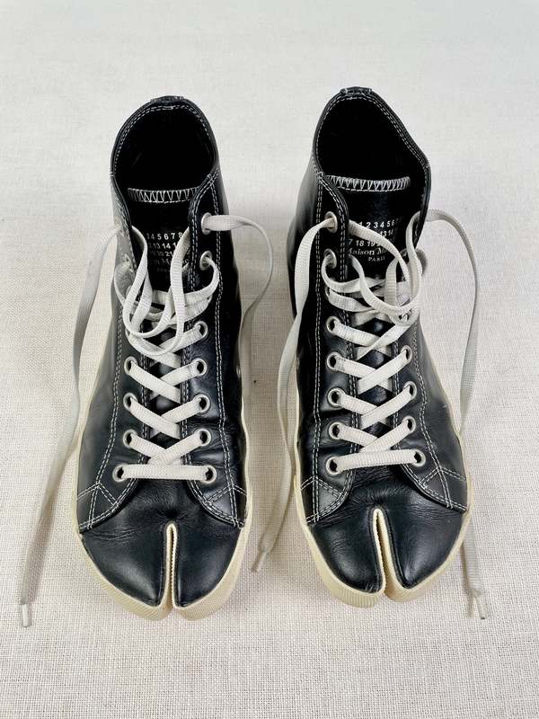PRE-LOVED Maison Margiela AW2019 Tabi Leather High Tops - black 