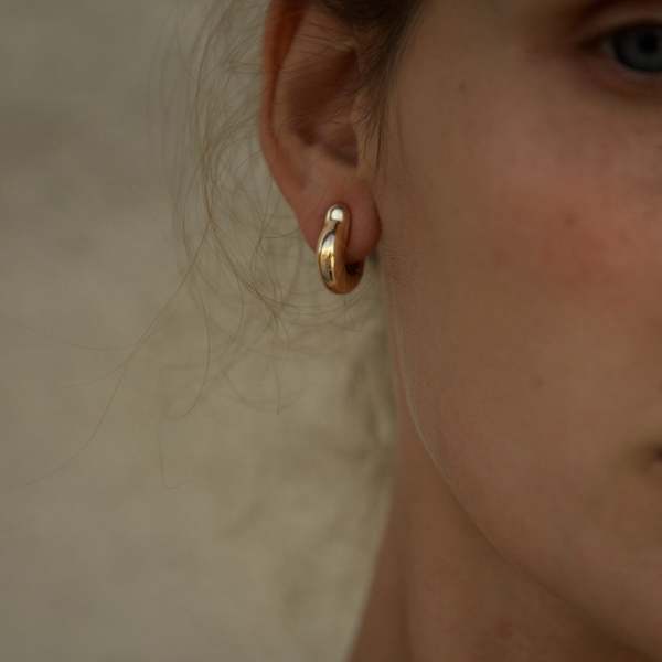 Annika Inez Small Ample Hinge Earrings - 14k Gold Plated