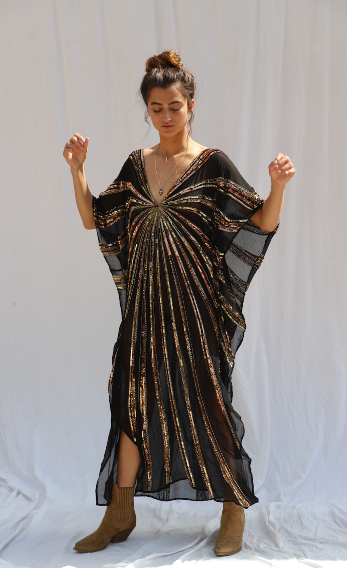 Jen's Pirate Booty Avenue Kaftan - Starburst Black - Image 3 of 5