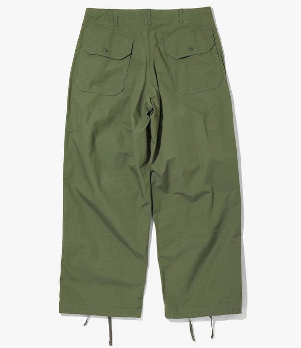 パンツ ENGINEERED GARMENTS Over Pant Ripstop Engineered Garments Over Pant - Olive Cotton Ripstop | Garmentory