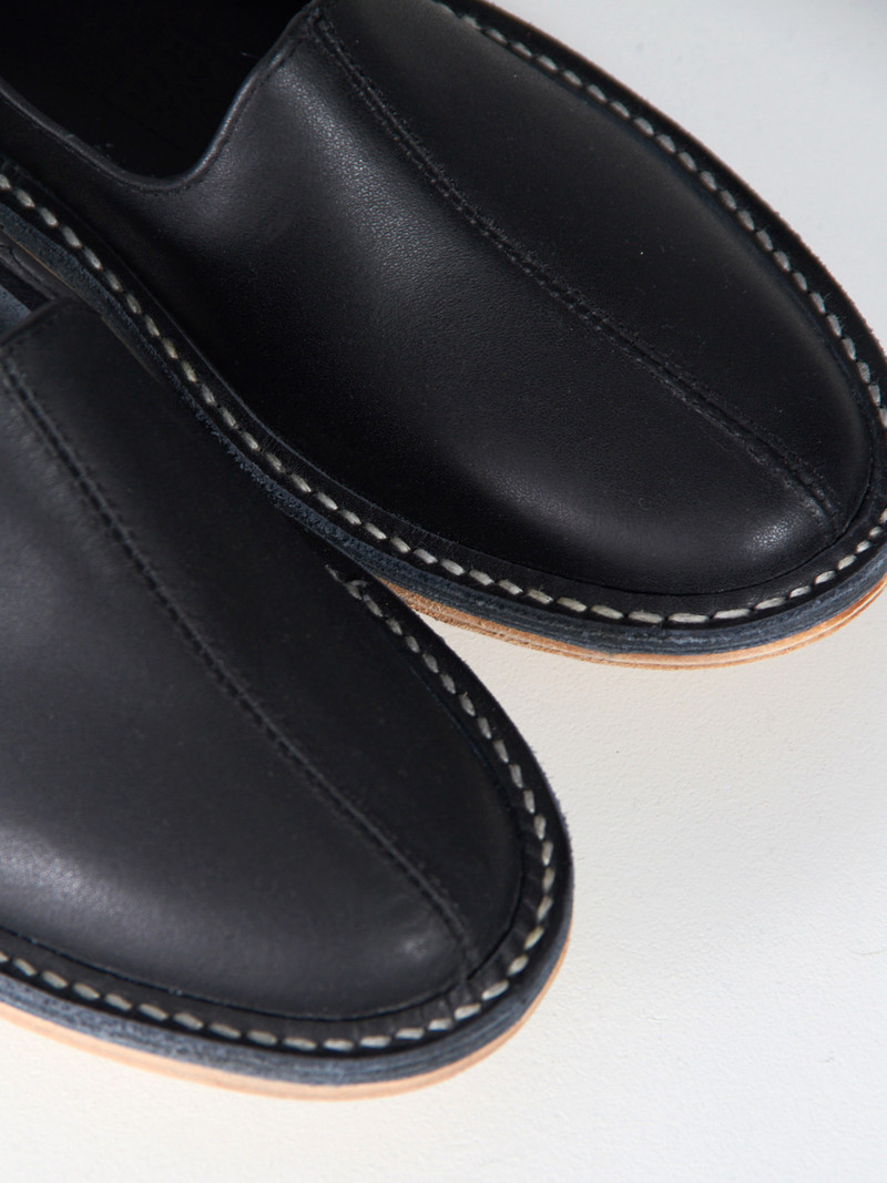 unisex Vayarta Black slip on