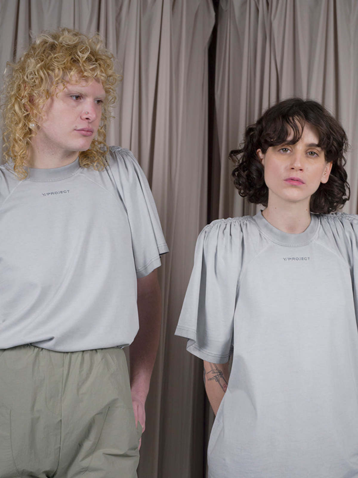 トップス Y PROJECT RUCHED SHOULDER T-SHIRT Y/project RUCHED SHOULDER T-Shirt - Grey | Garmentory