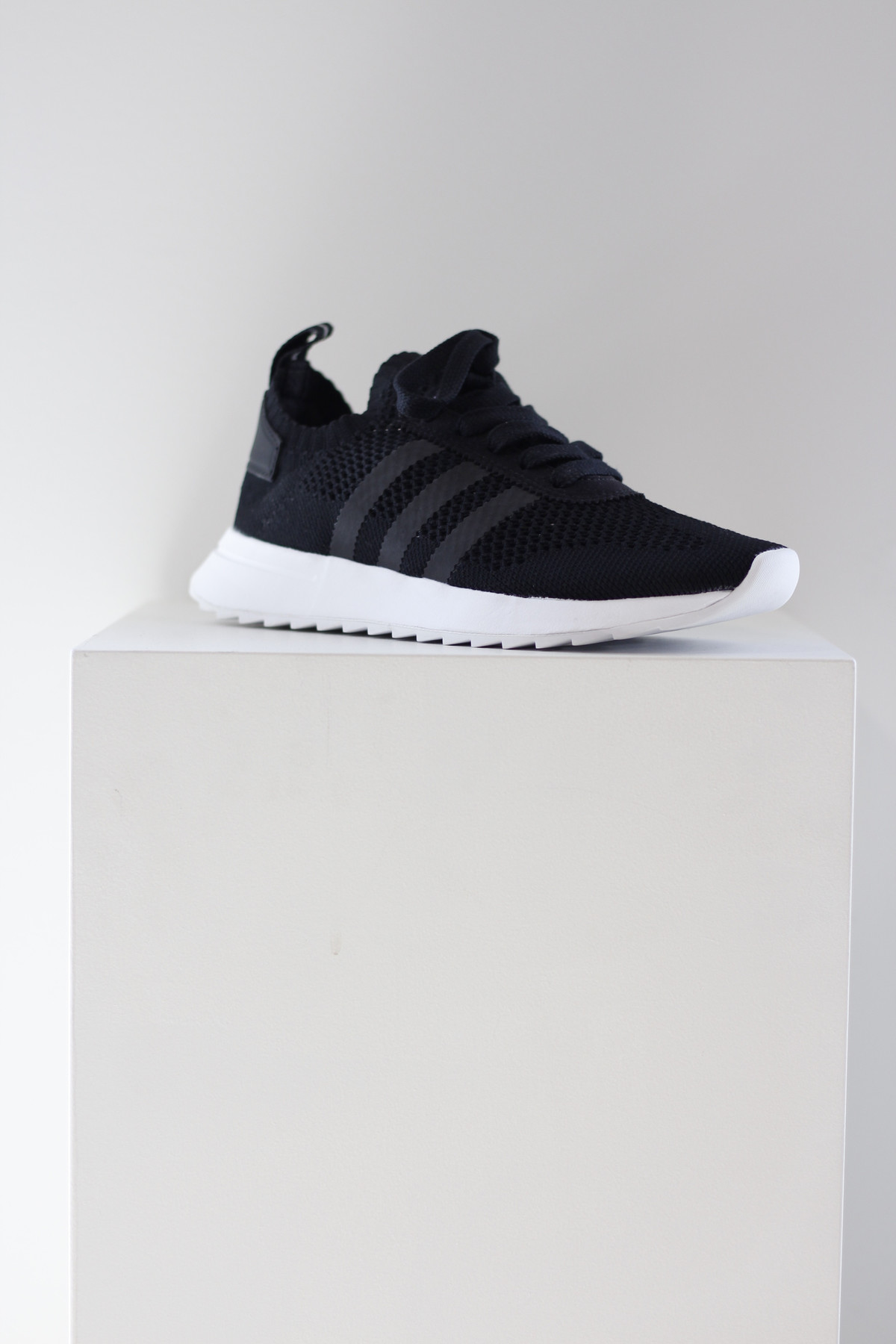 women's adidas flashback