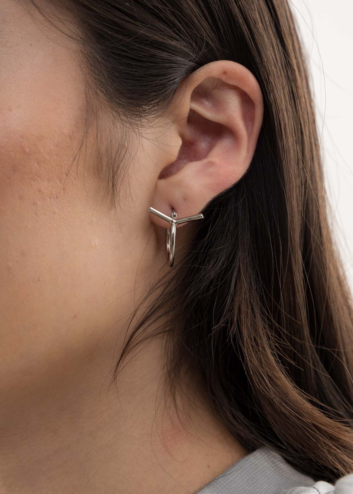 ピアス Y/PROJECT SILVER MINI Y EARRINGS Y/PROJECT SILVER MINI Y EARRINGS JEWELLERY | Garmentory