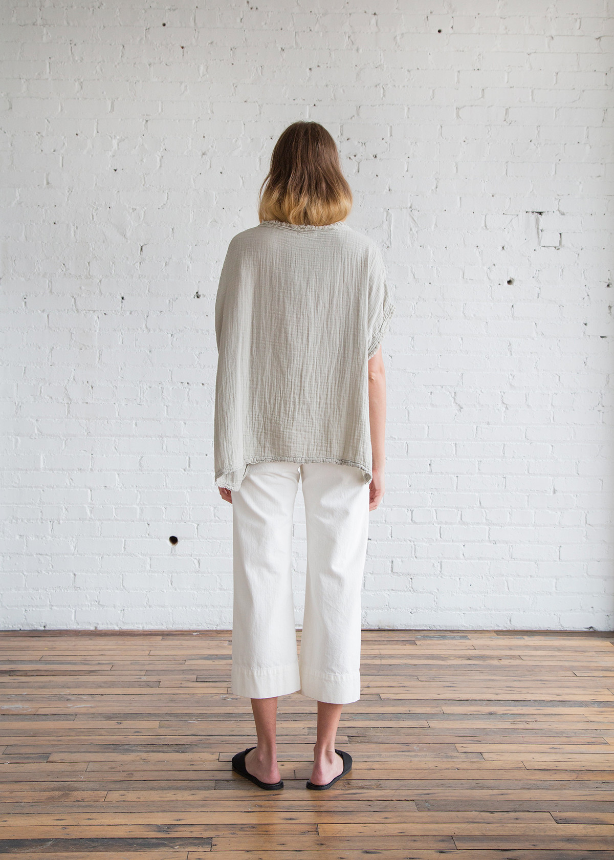 Black Crane Double Gauze Square Top Sand | Garmentory
