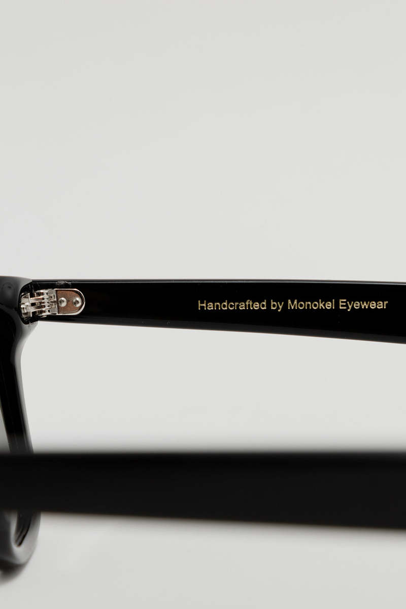 Monokel River sunglasses - Black/Green Solid Lens