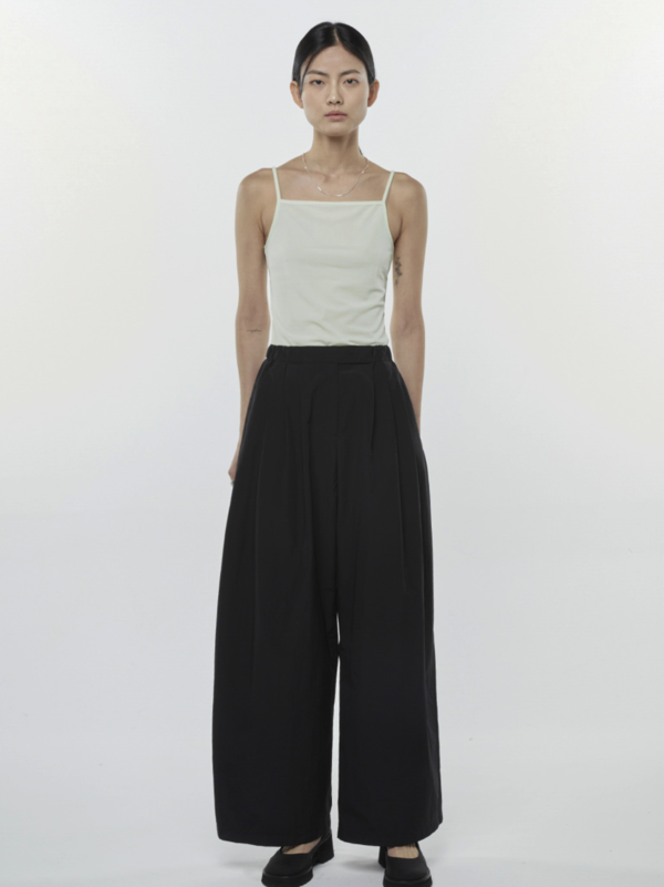 AMOMENTO Three Tuck Banding Pants - Black | Garmentory