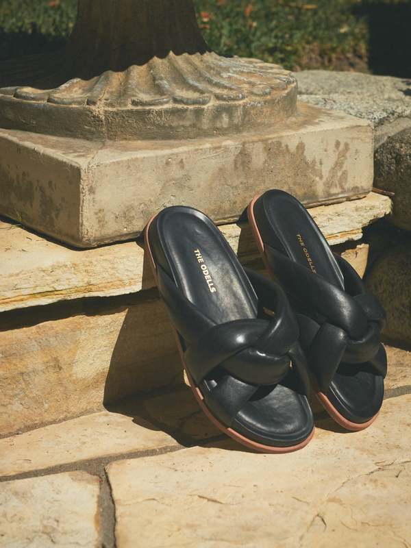 THE ODELLS Puffy Slide black Garmentory