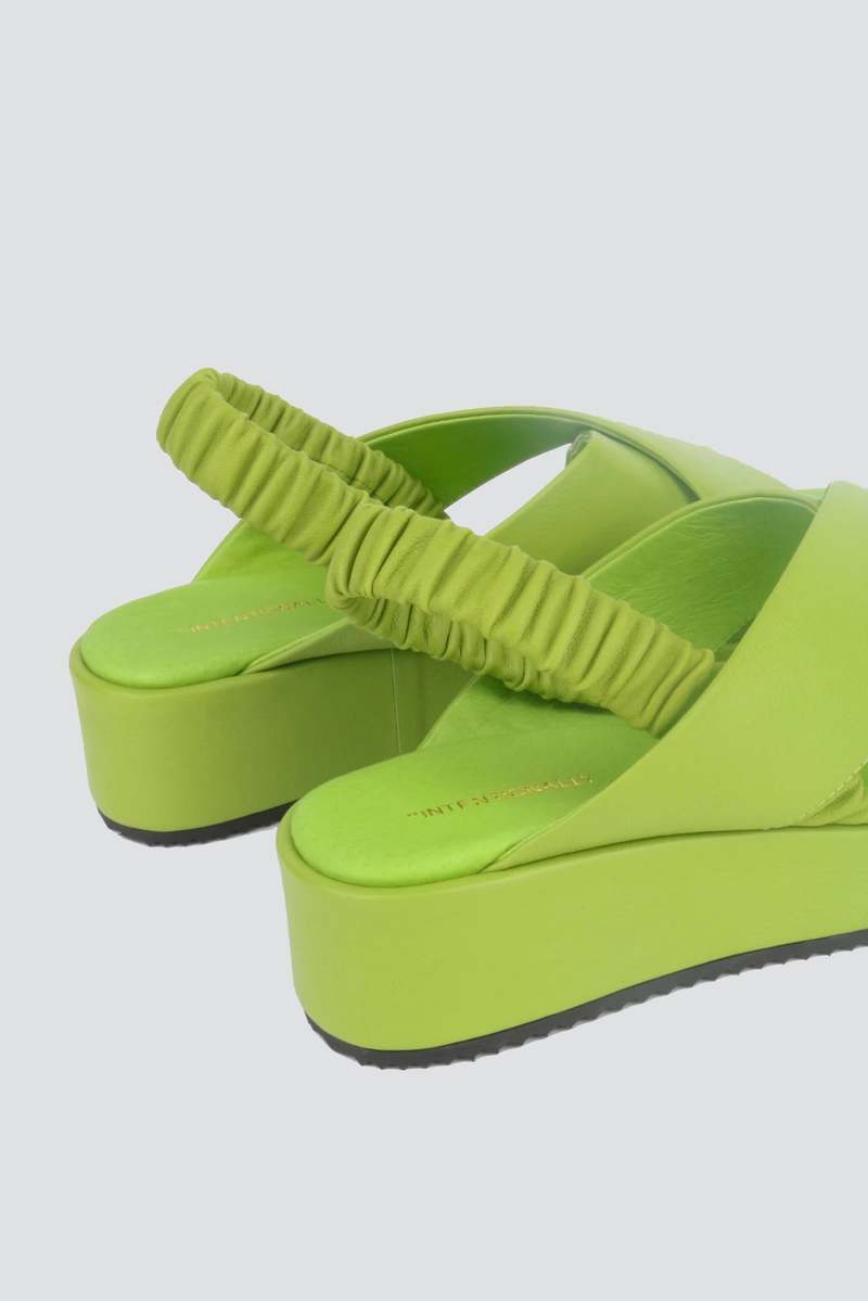 "INTENTIONALLY __________." Starry Platform - Apple