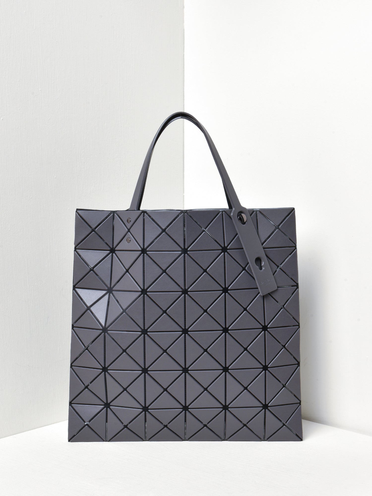 BAO BAO ISSEY MIYAKE LUCENT MATTE (6*6)_14 - CHARCOAL GRAY