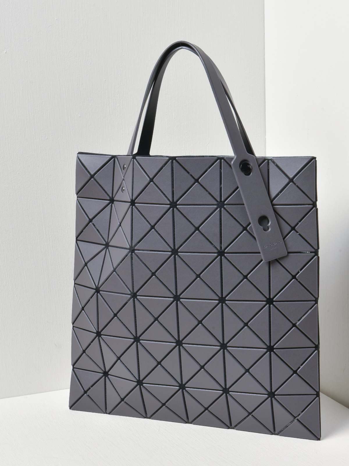 BAO BAO ISSEY MIYAKE LUCENT MATTE (6*6)_14 - CHARCOAL GRAY