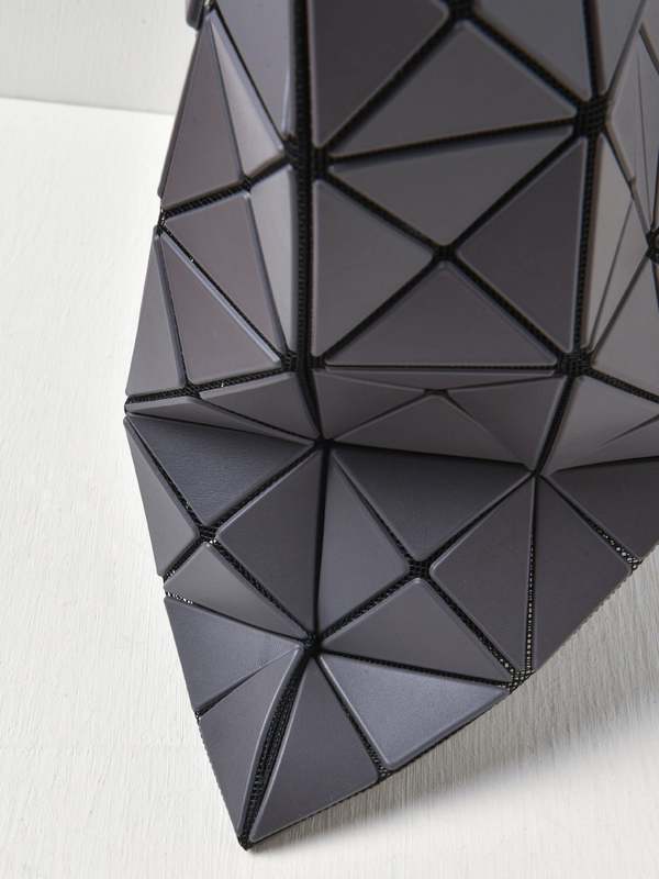 BAO BAO ISSEY MIYAKE LUCENT MATTE (6*6)_14 - CHARCOAL GRAY