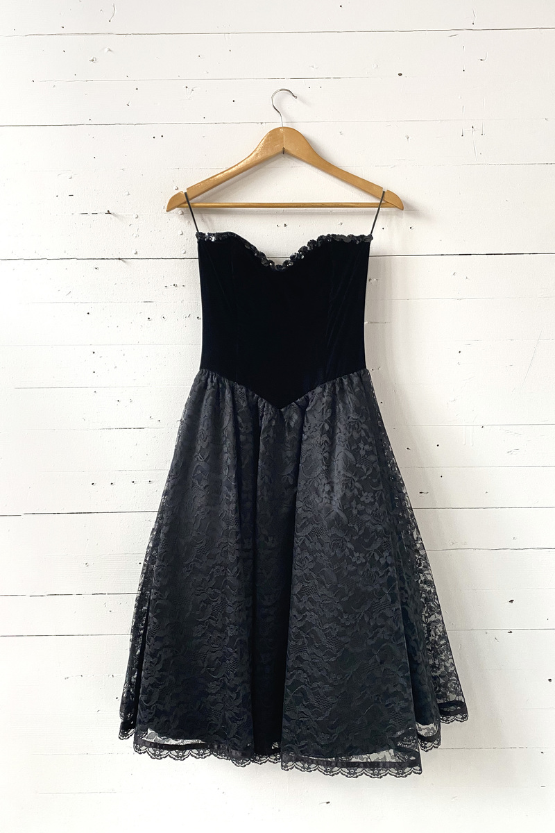 gunne sax black dress vintage Gunne Sax black calico laced bodice prairie dress 70s hong kong vintage