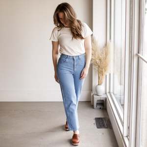 Carleen Relaxed Jeans - Big Sky 