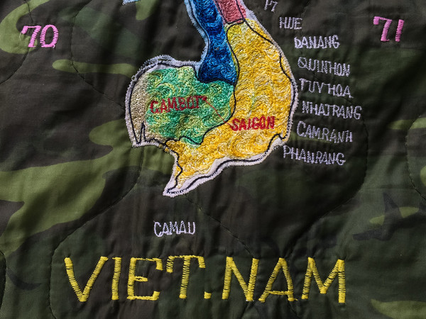 VINTAGE 1970-71 THEATRE MADE 