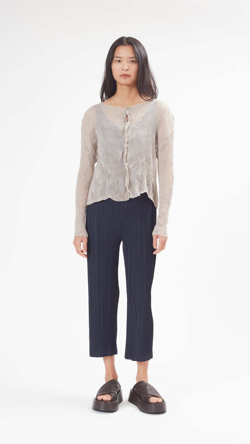 イッセイミヤケ　chiffon twist カーディガン CHIFFON TWIST BK/WT-58 – isseymiyake.com