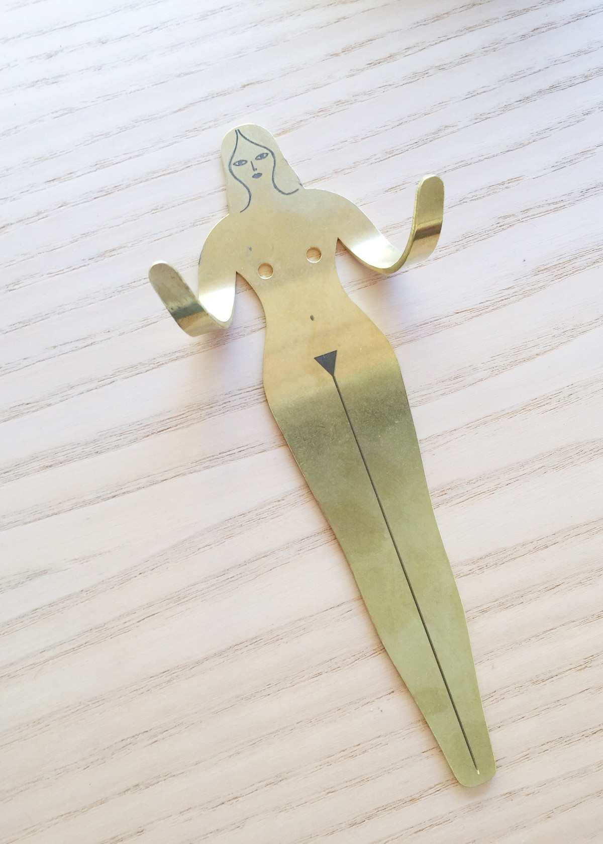 Kaye Blegvad Female Support System Hook