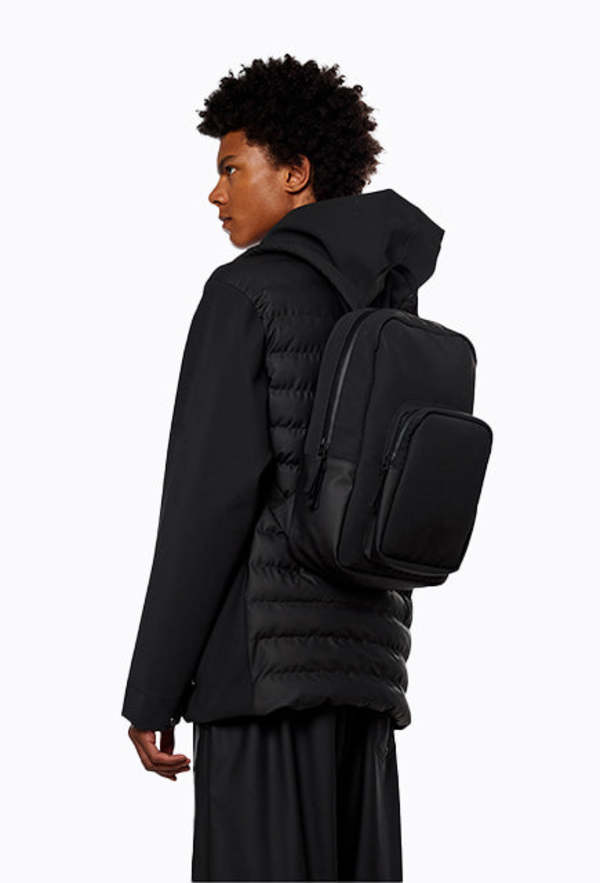 base bag rains Texel Duffel W3 Black The black color hardware adds a touch of sophistication to the overall design Rains Scuba Base Bag Mini