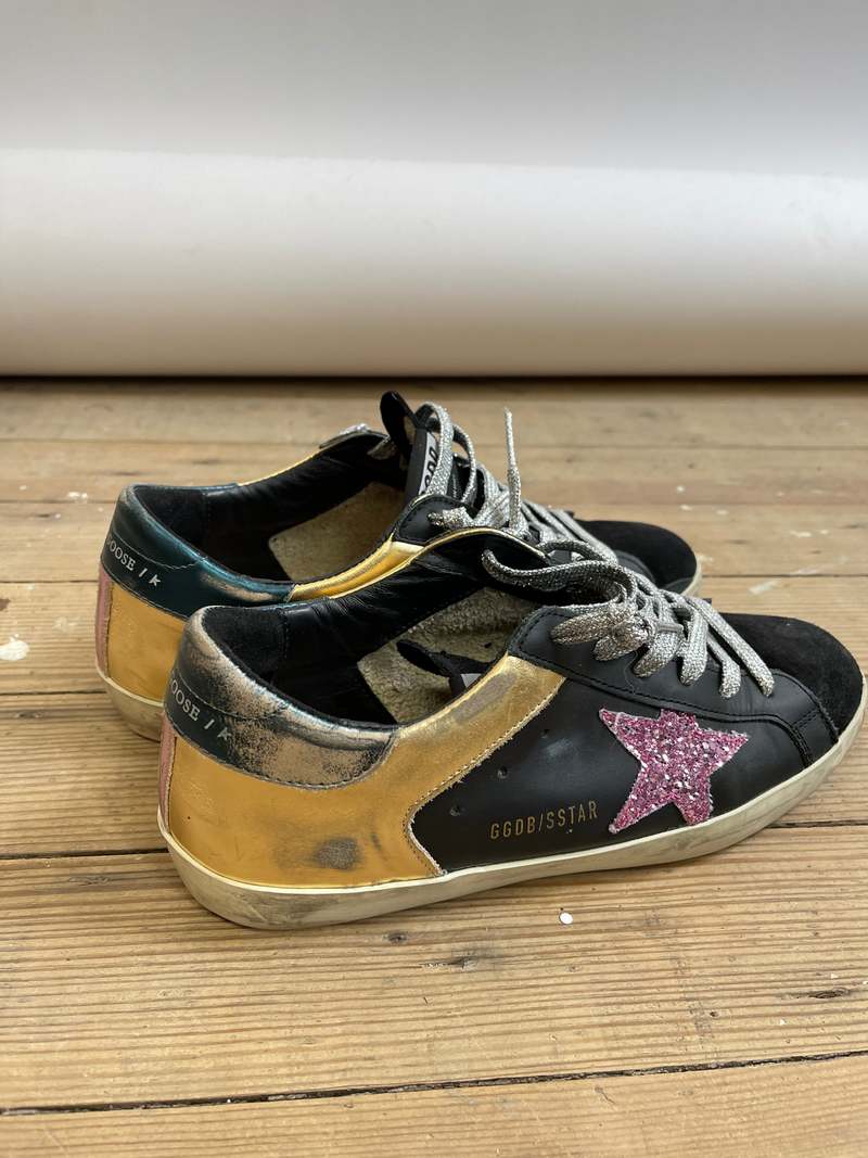 Golden Goose SUPERSTAR 43 ゴールド Men's Super-Star with gold sparkle foxing and lettering