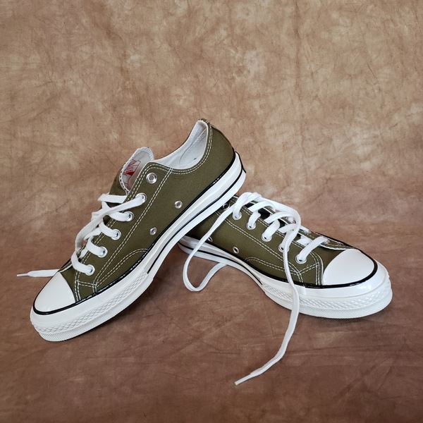 Olive green chuck clearance taylors