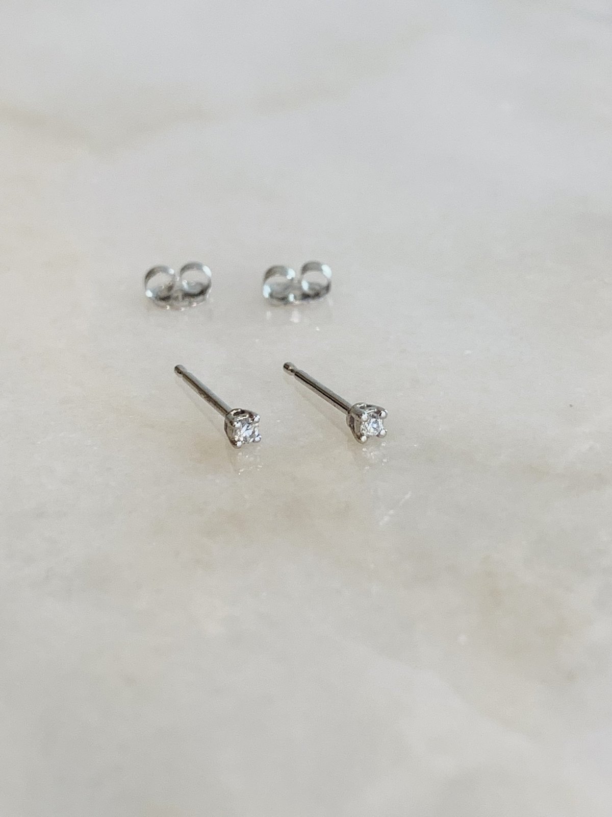 【Gabriela Artigas】Baby Prong Earrings with Mini Diamond Baby Prong Earrings with White Diamonds | Gabriela Artigas + CO