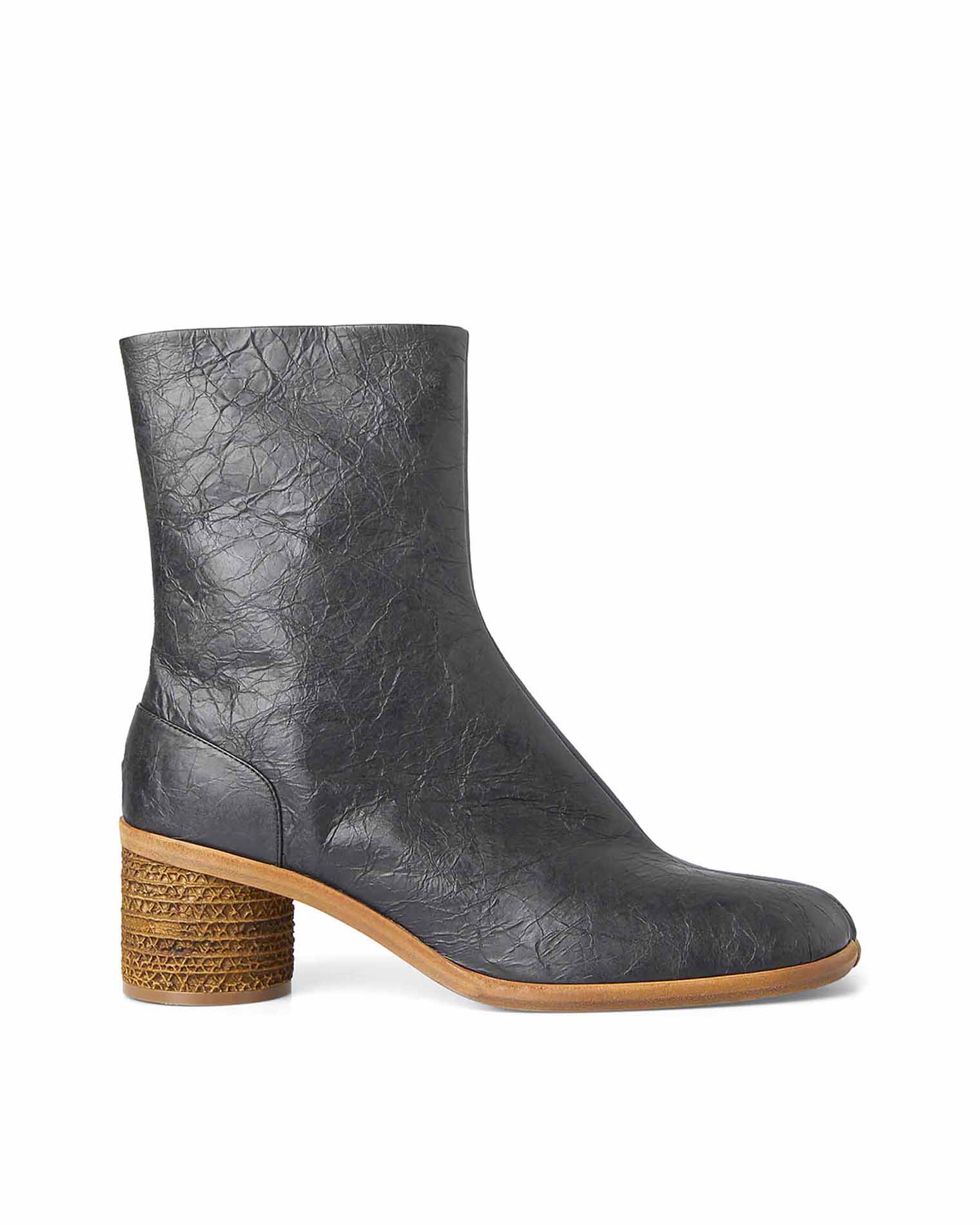 Maison Margiela　タビ　ペーパーエフェクト Maison Margiela Paper Effect Tabi Boots - Black | Garmentory