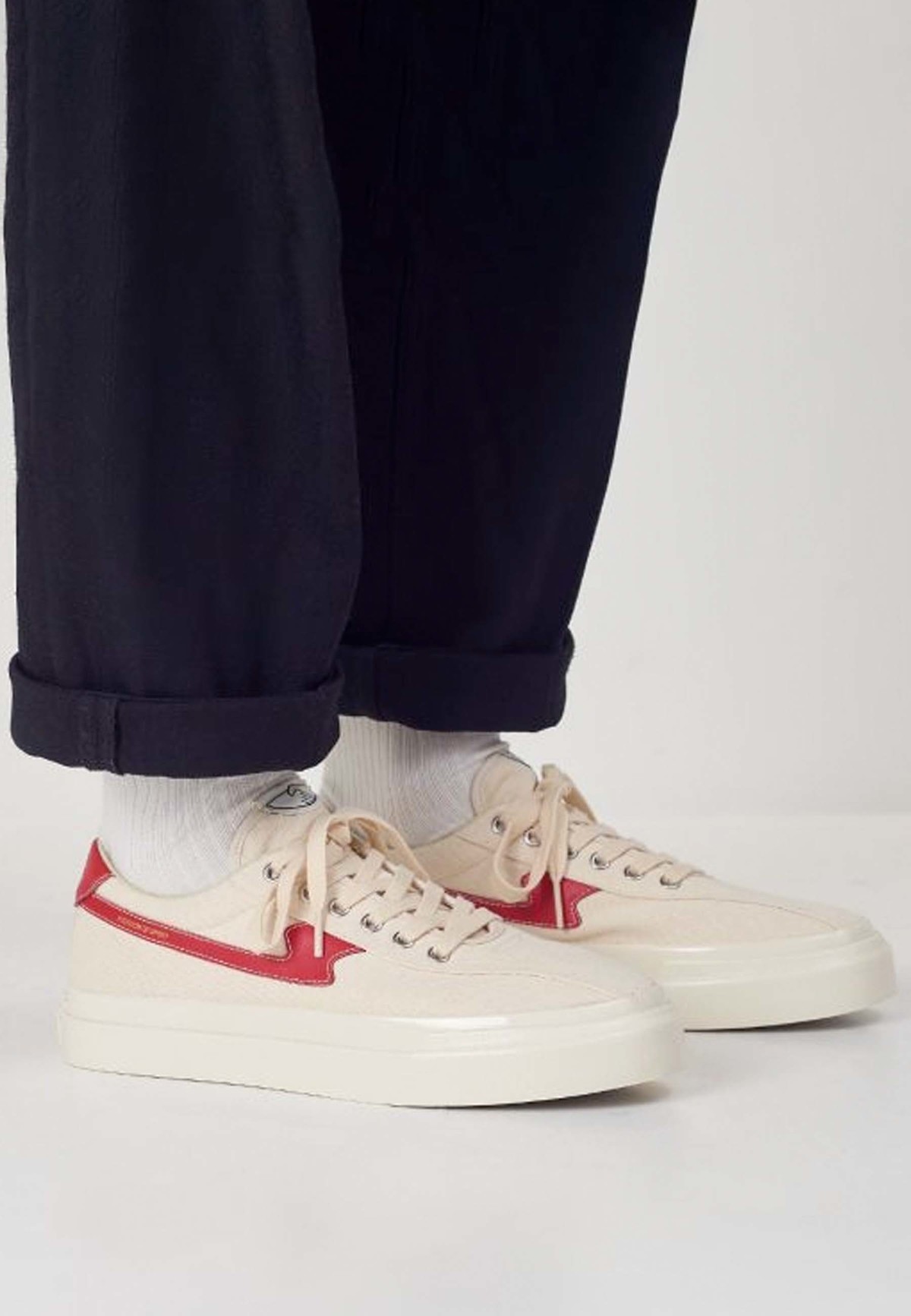 Stepney Workers Club Dellow S Strike Canvas - ecru/red - Image 1 of 6