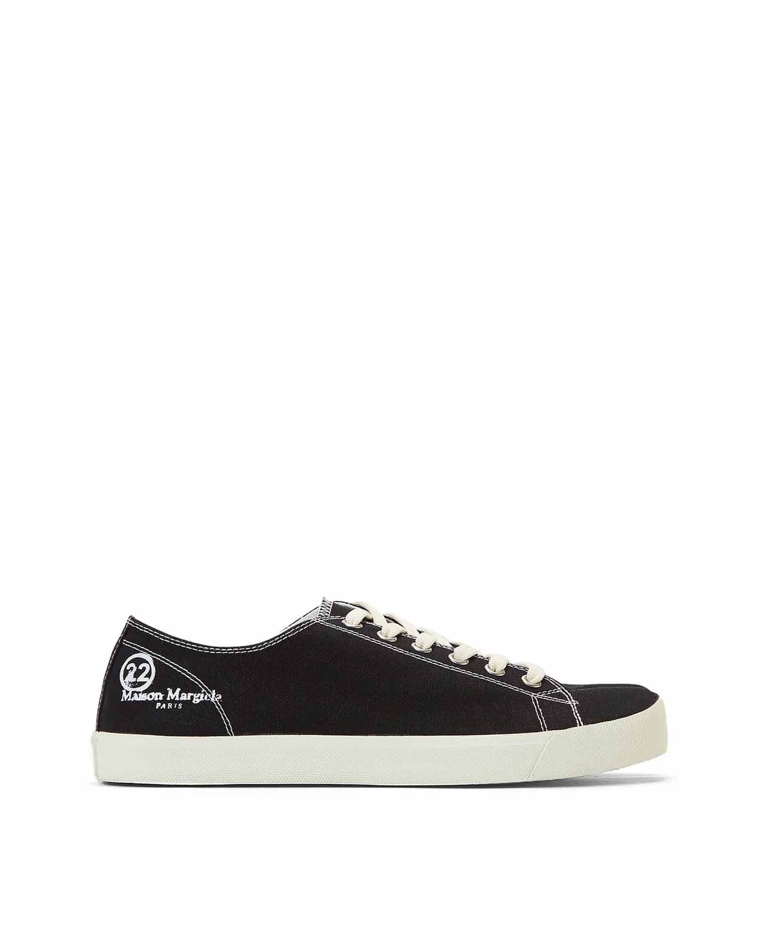 【足元に個性を】MAISON MARGIELA Tabiロゴスニーカー Maison Margiela Tabi Logo Sneakers - Black | Garmentory