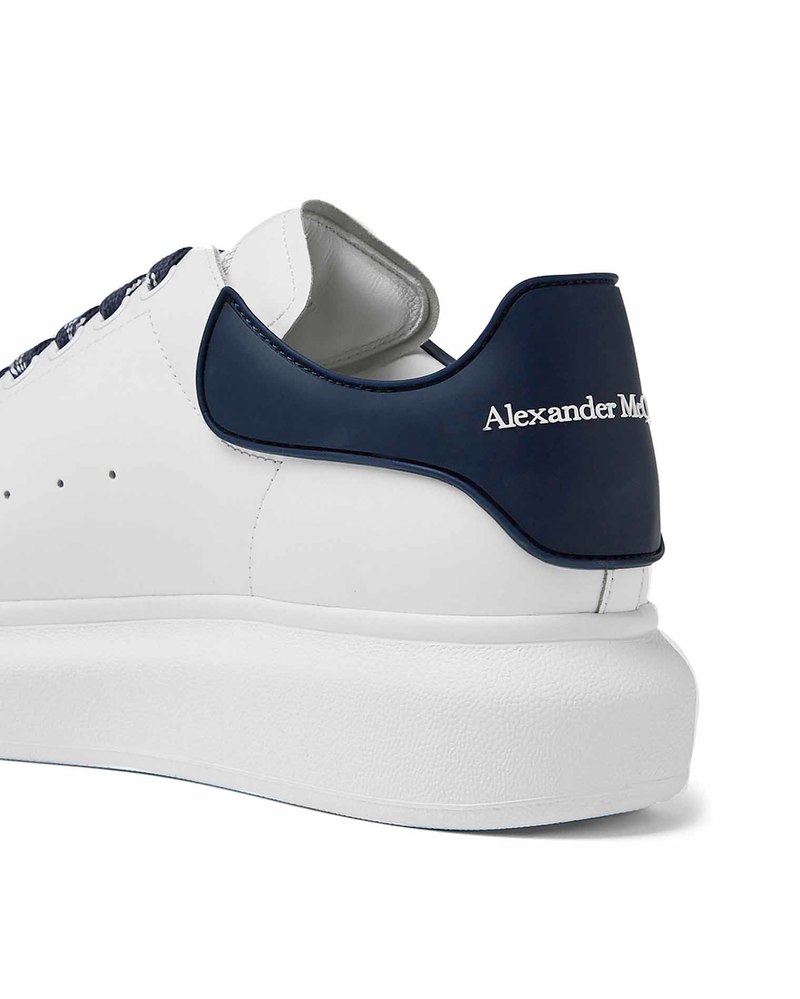 【初版】 ALEXANDER McQUEEN sddefault.jpg