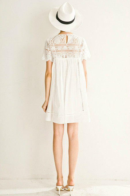 Few Moda White Lace A-Line Doll Dress Few Moda White Lace A-Line Doll Dress