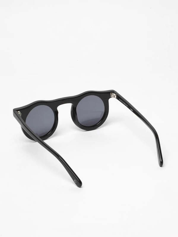 CARLA COLOUR Lind Sunglasses - Black | Garmentory
