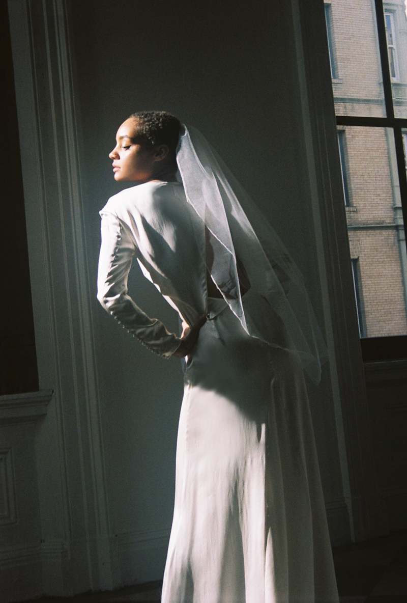 Kamperett Short Blusher Veil - Ivory | Garmentory display picture 1