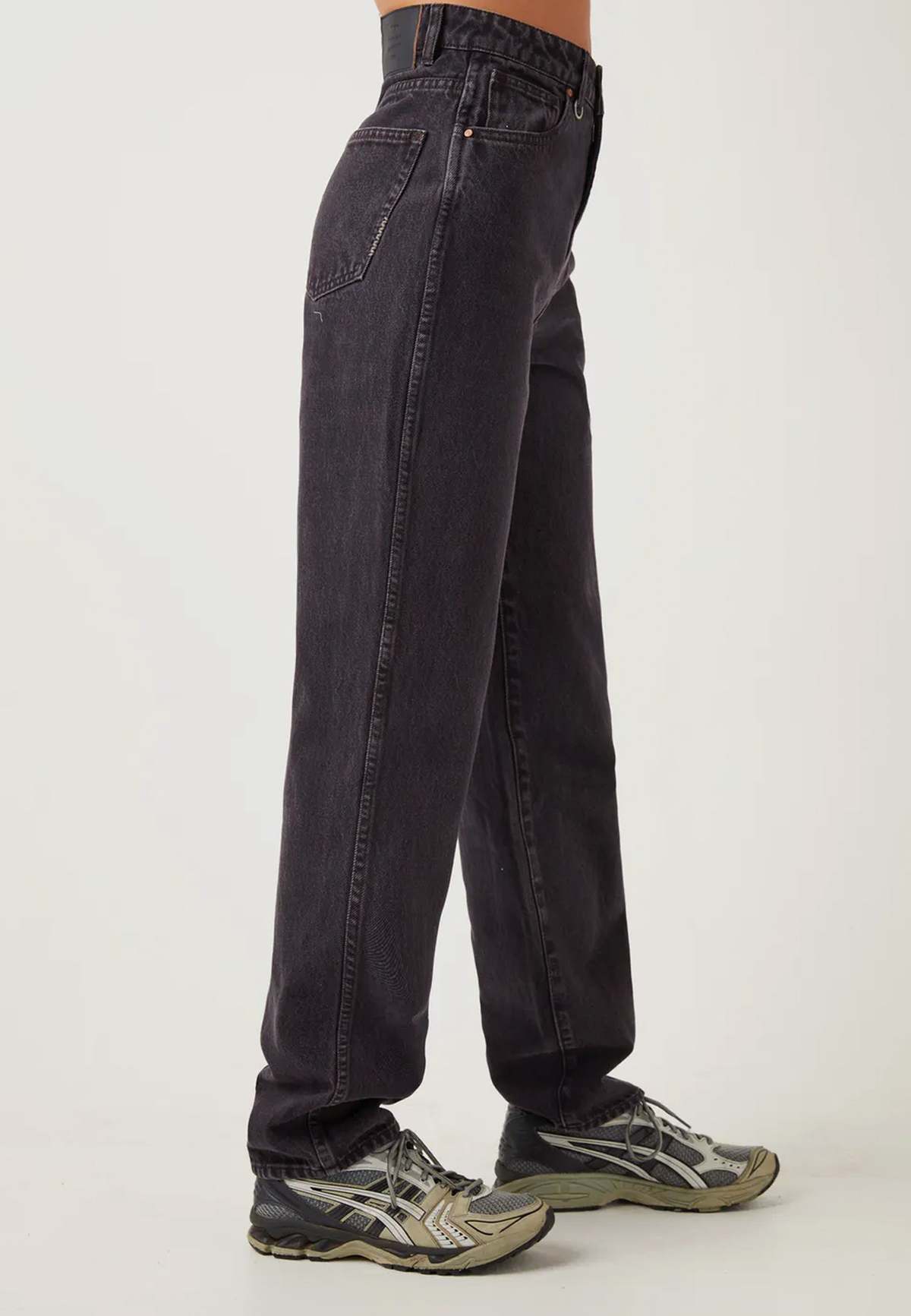 NEUW Sade Baggy Jeans - Dark Cocoa - Image 4 of 7