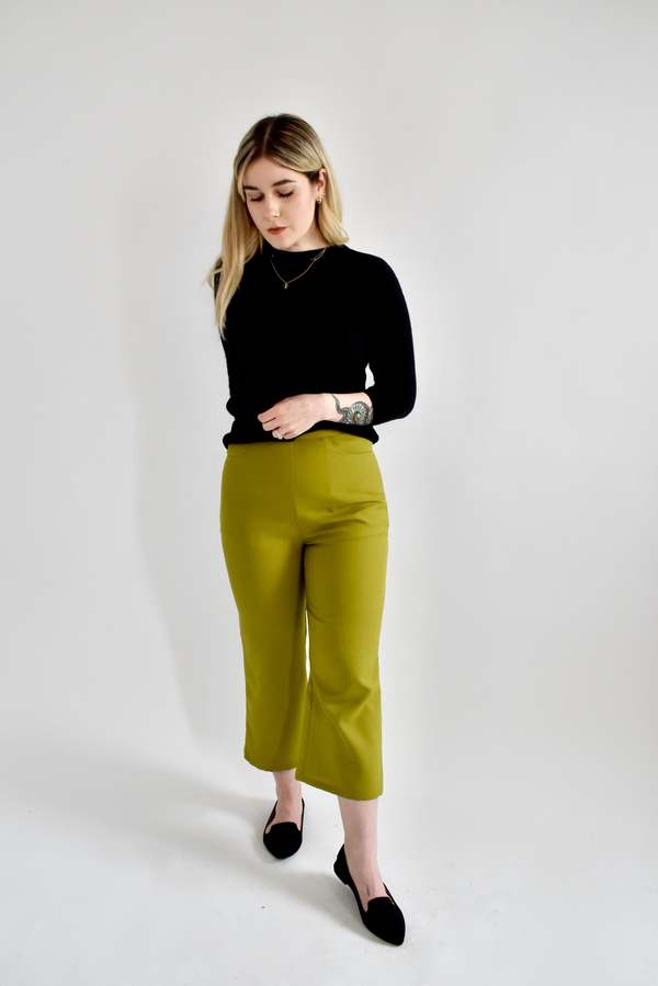 Altar Houseline  Audrey Pant in  Linen - Vibrant Moss