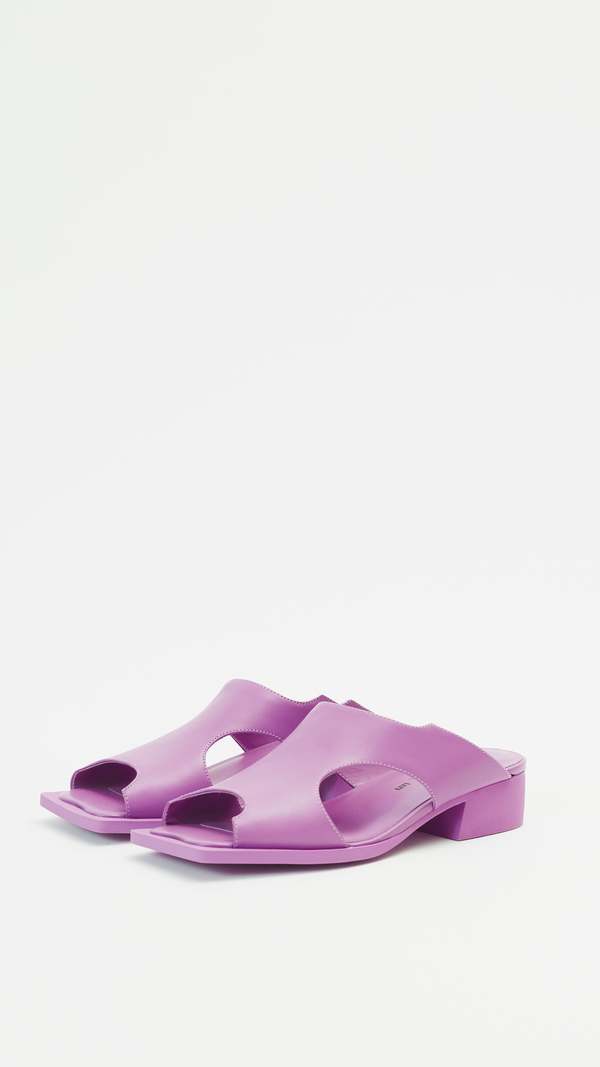Issey Miyake Fin Shoe - Purple