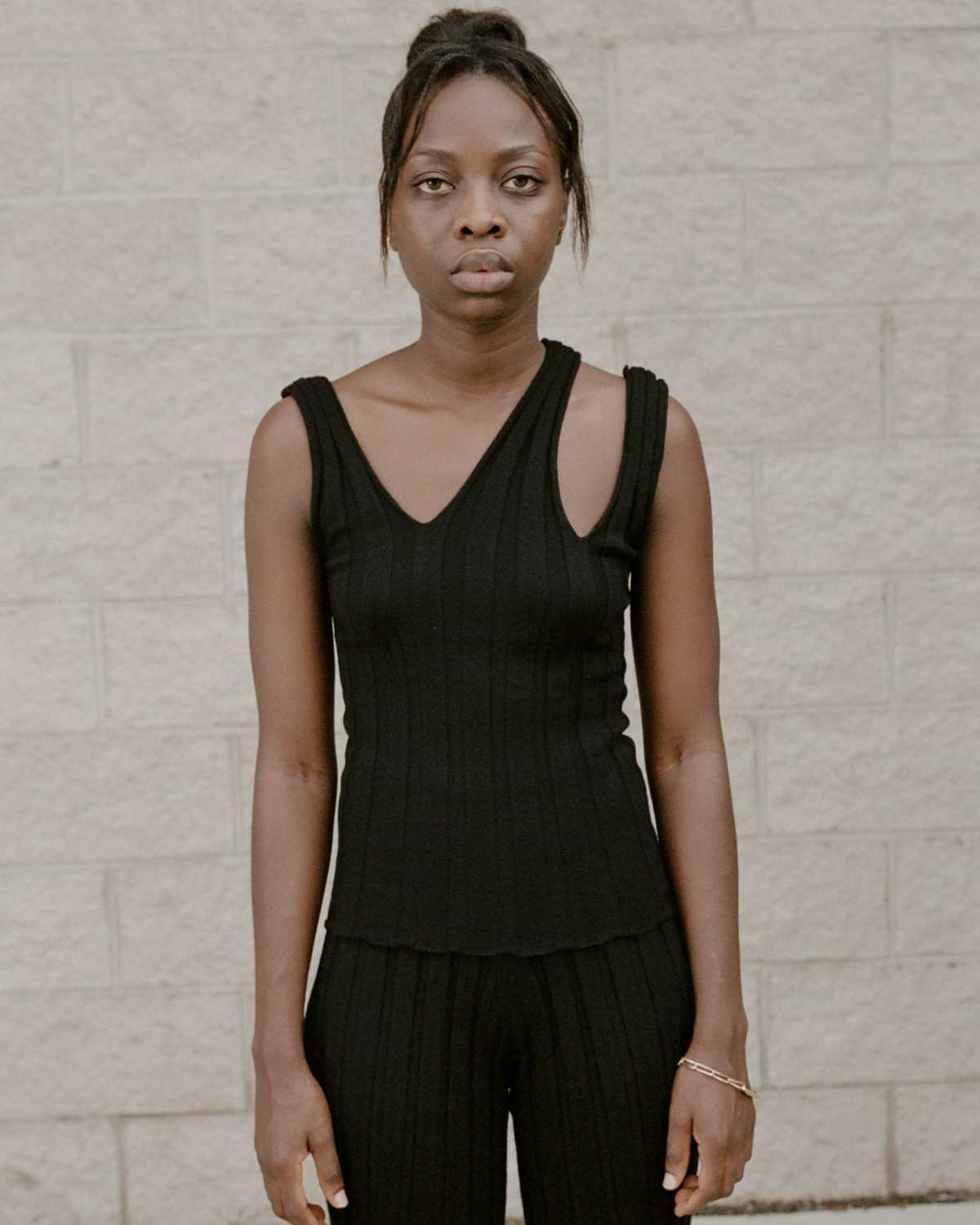 ニット　タンクトップ Adler baserange Baserange Adler Tank - Black | Garmentory