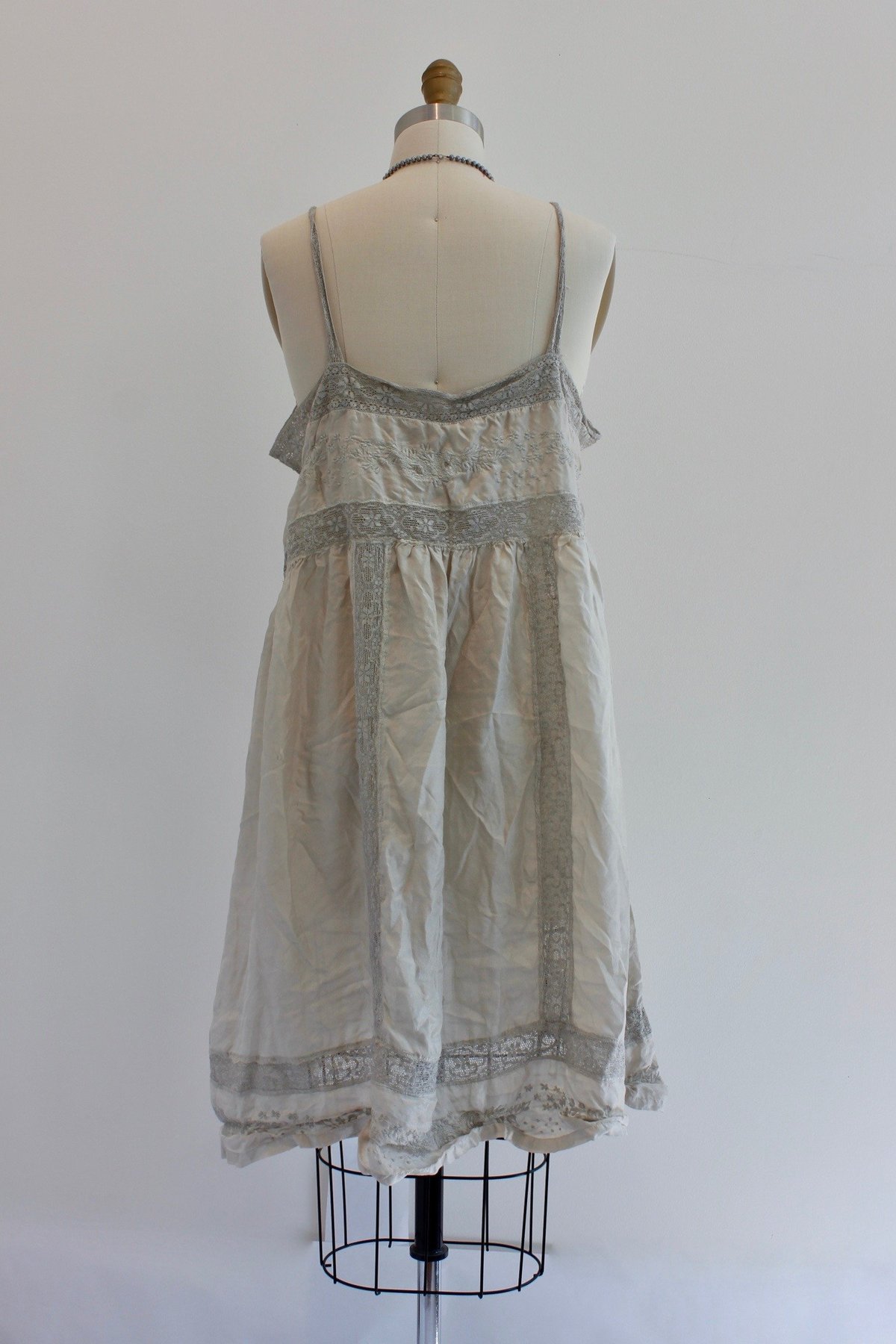 magnolia pearl slip dress Vianney 1312 Lilac Ash Purple Lizard Boutique Please contact an MP Maestro for measurements This Amazing Magnolia Pearl Oeuvre