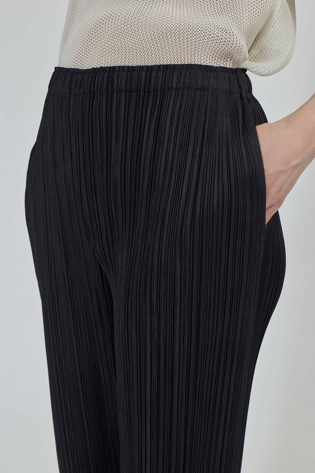 プリーツプリーズ THICKER BOTTOMS2 BLACK Thicker Bottoms 2 in Black