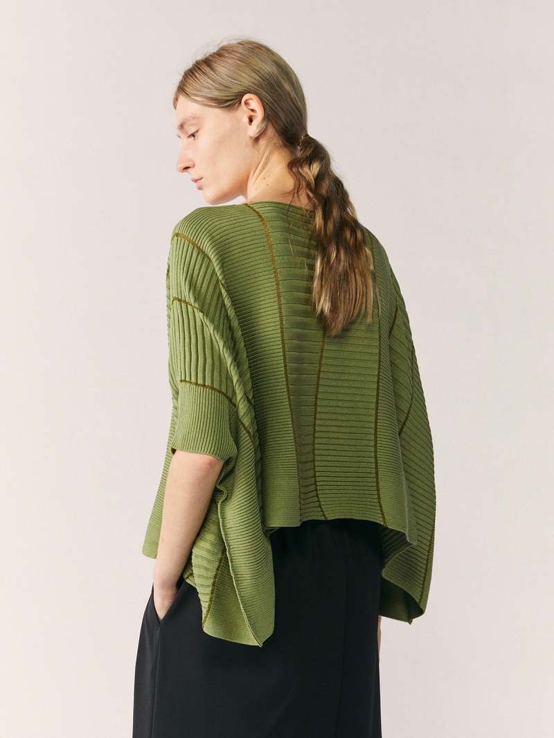 ISSEY MIYAKE COLUMN KNIT