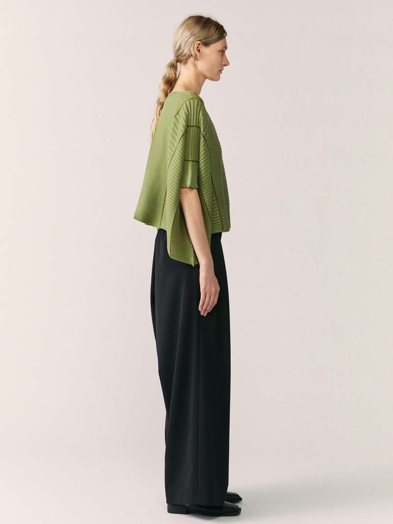 ISSEY MIYAKE COLUMN KNIT