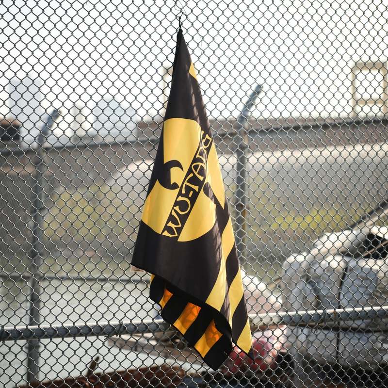 Slowtide Staten Lightweight Quick-Dry Travel Towel - black/yellow Slowtide Staten Lightweight Quick-Dry Travel Towel - black/yellow