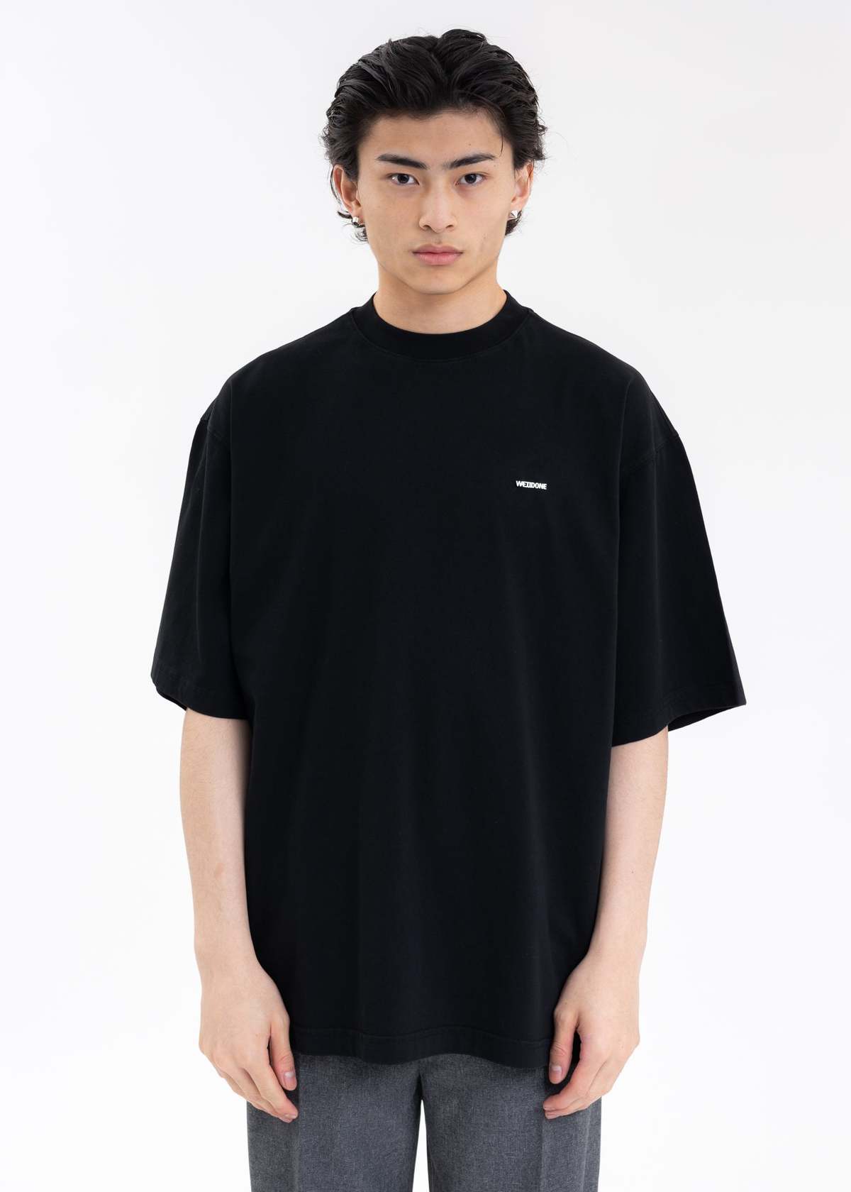 【関税込み】We11done ブラック Gothic 長袖Tシャツ BLACK-METAL-LOGO-T-SHIRT-